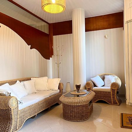 Il Villino B&B - Napoli/Pompei/Sorrento/Costiera Brusciano Eksteriør bilde